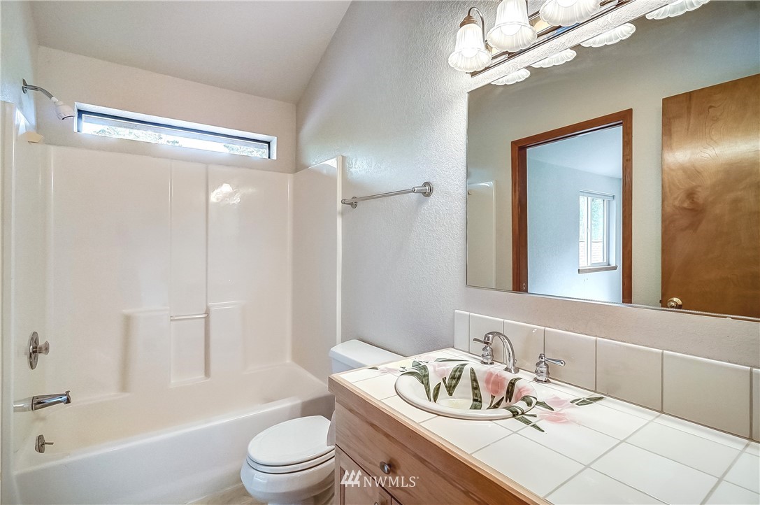 3993 East Grapeview Loop Road Grapeview, WA 98546 - Photo 21 of 25 Gallery Image 21