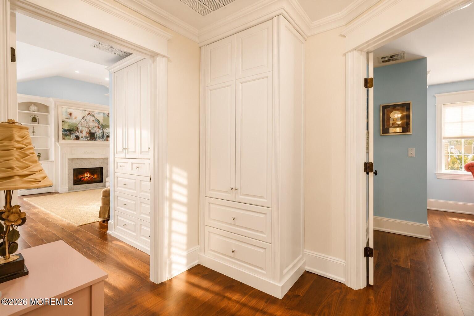 27 Fox Hill Road Middletown, NJ 07748 - Photo 36 of 51 hallway/Built ins