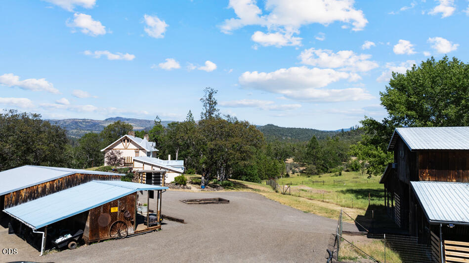 1800 South Obenchain Road Eagle Point, OR 97524 - Photo 7 of 64