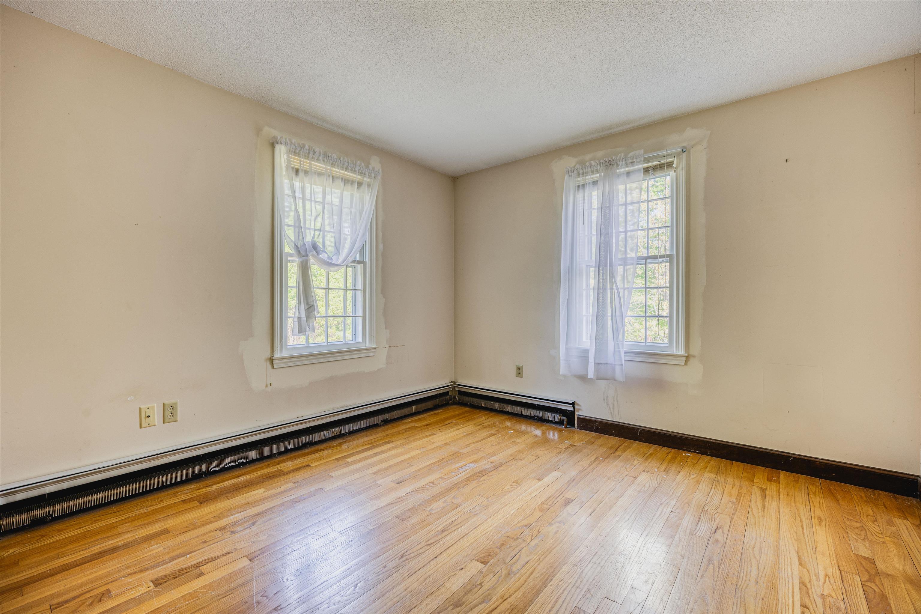 95 Gilcreast Road Londonderry, NH 03053 - Photo 24 of 42