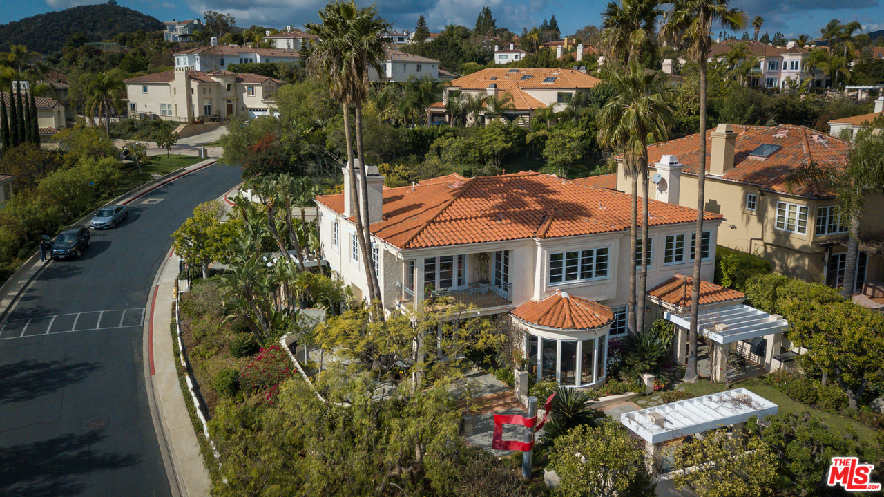 12473 Promontory Road Los Angeles, CA 90049 - Photo 2 of 48