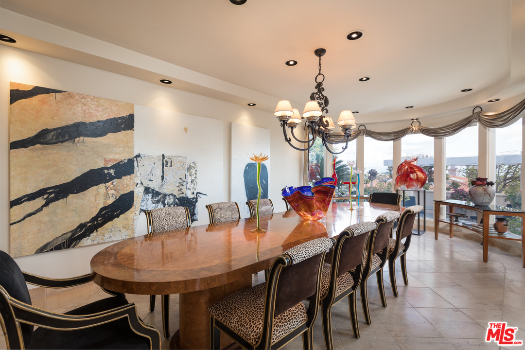 12473 Promontory Road Los Angeles, CA 90049 - Photo 11 of 48