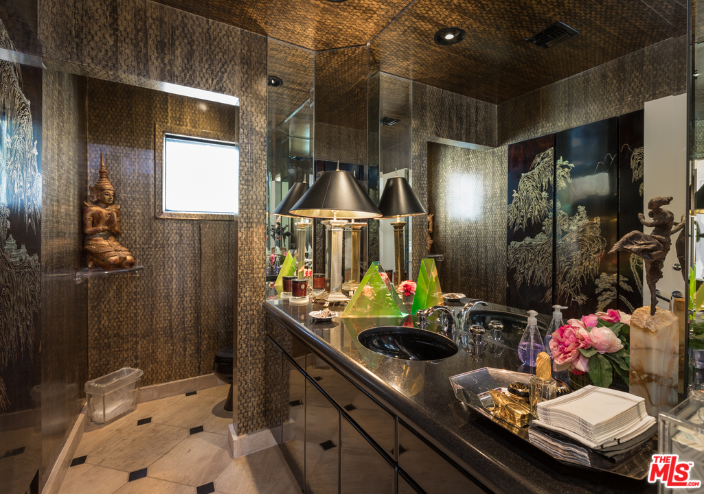 12473 Promontory Road Los Angeles, CA 90049 - Photo 17 of 48