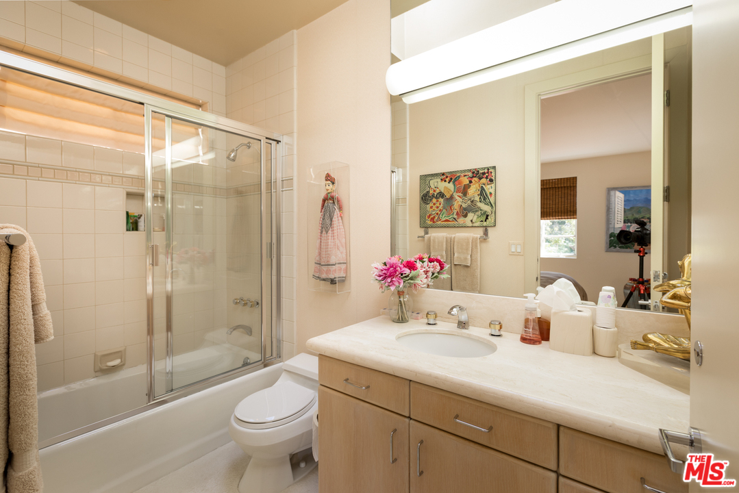 12473 Promontory Road Los Angeles, CA 90049 - Photo 24 of 48