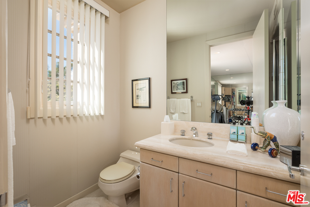 12473 Promontory Road Los Angeles, CA 90049 - Photo 26 of 48