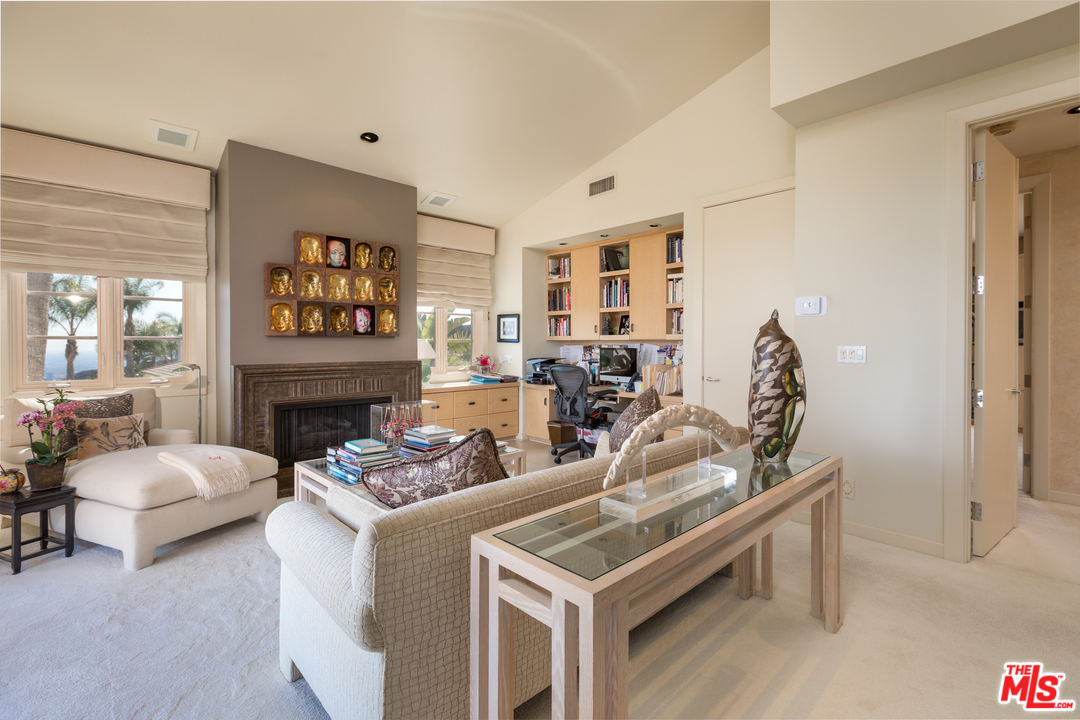 12473 Promontory Road Los Angeles, CA 90049 - Photo 27 of 48