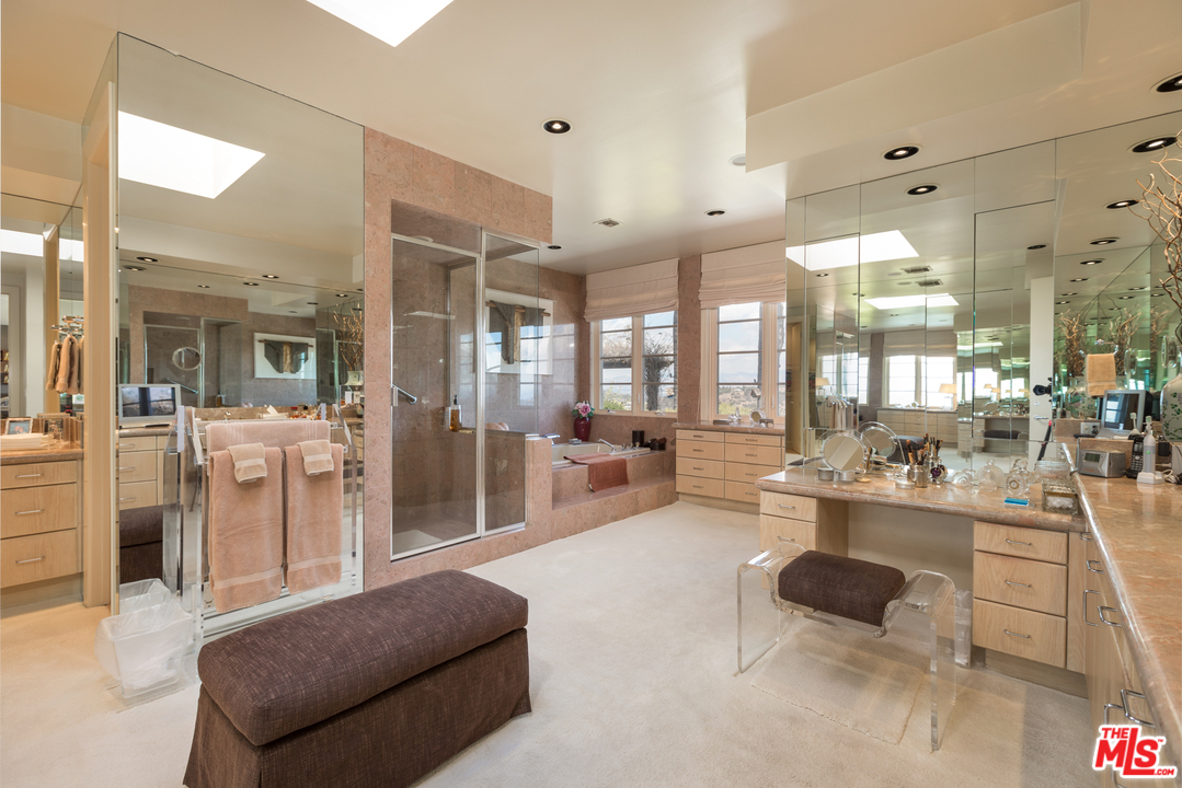 12473 Promontory Road Los Angeles, CA 90049 - Photo 31 of 48