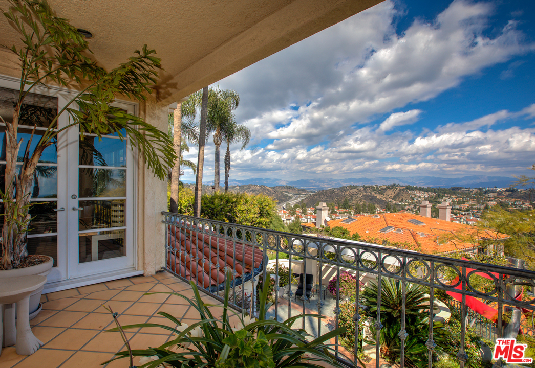 12473 Promontory Road Los Angeles, CA 90049 - Photo 34 of 48