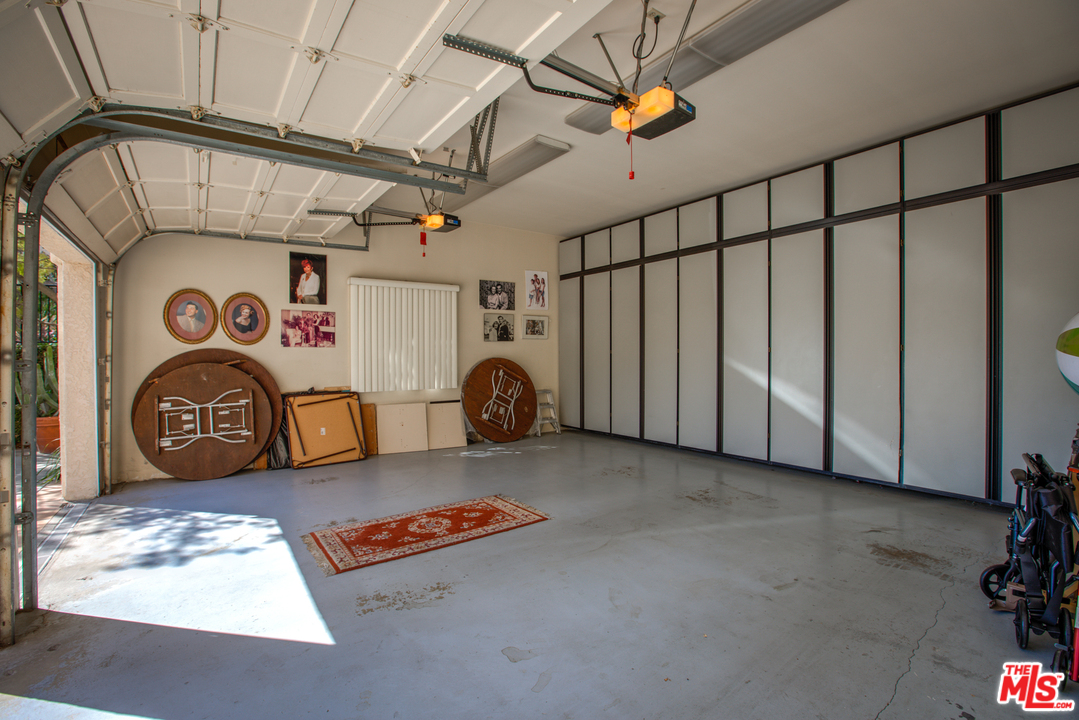 12473 Promontory Road Los Angeles, CA 90049 - Photo 35 of 48