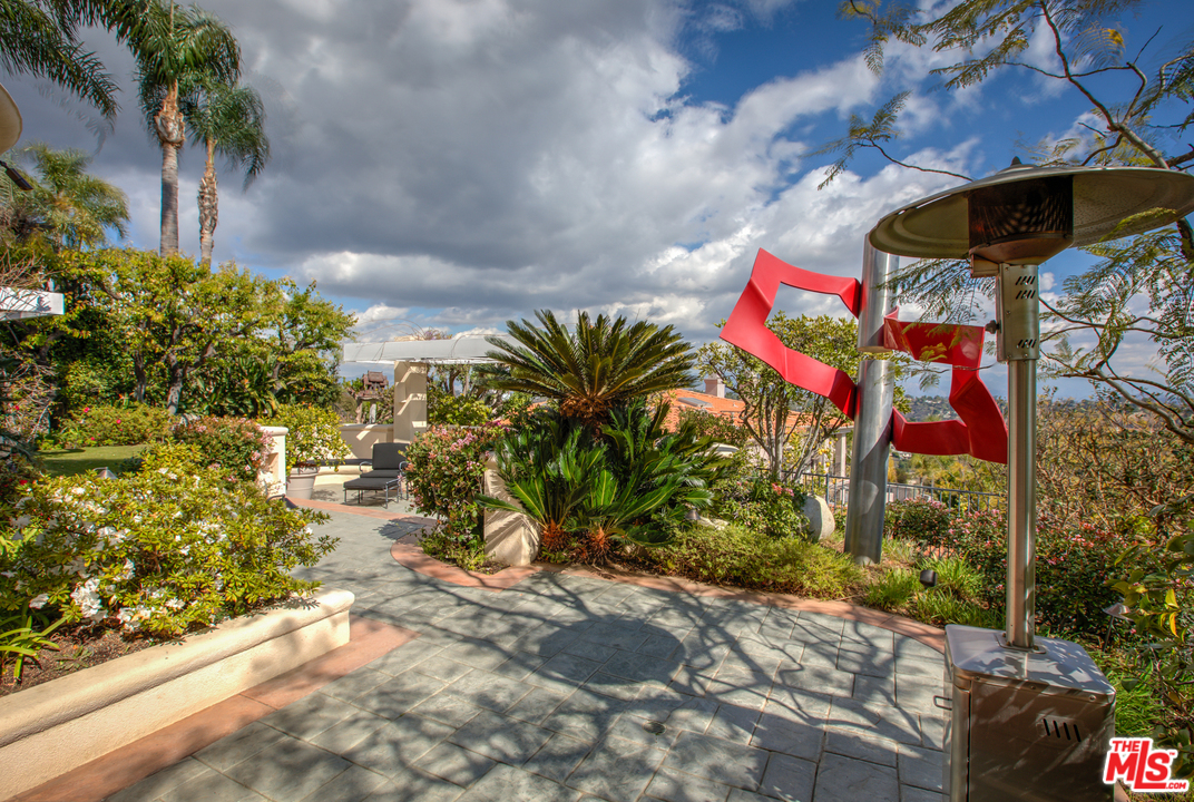 12473 Promontory Road Los Angeles, CA 90049 - Photo 36 of 48