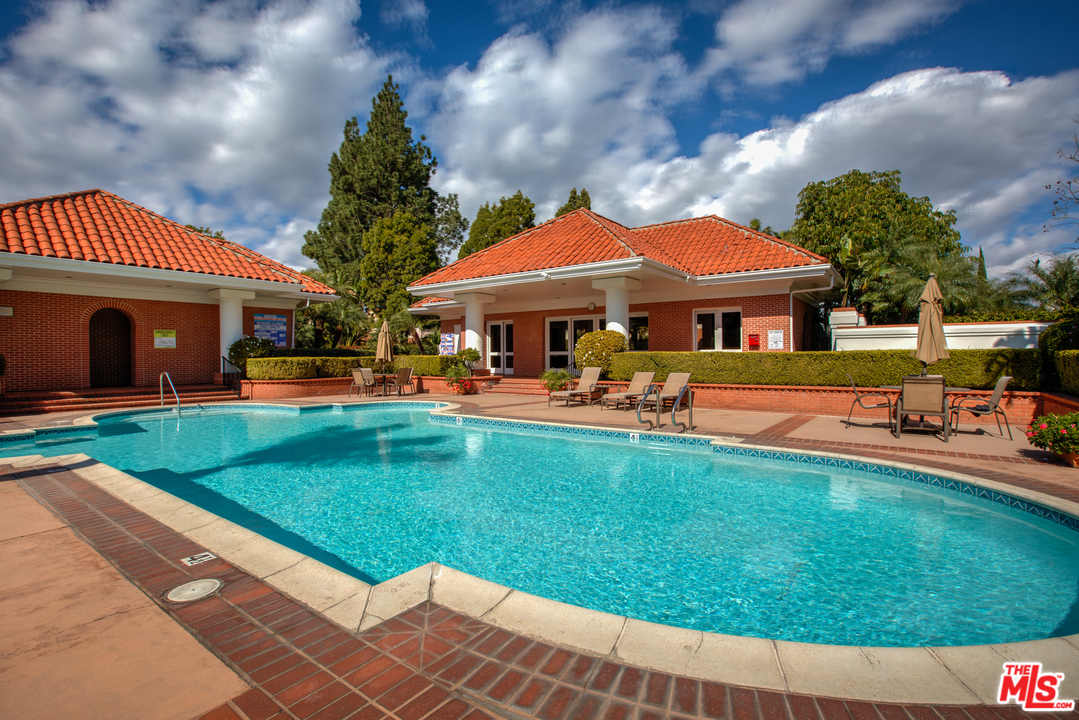 12473 Promontory Road Los Angeles, CA 90049 - Photo 44 of 48