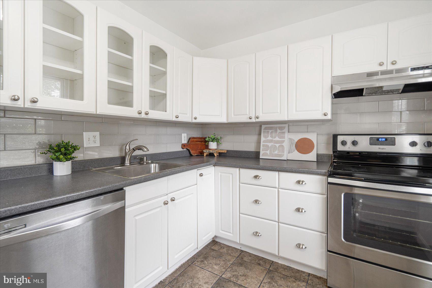 17 Lerner Court, Unit 33L Nottingham, MD 21236 - Photo 15 of 37