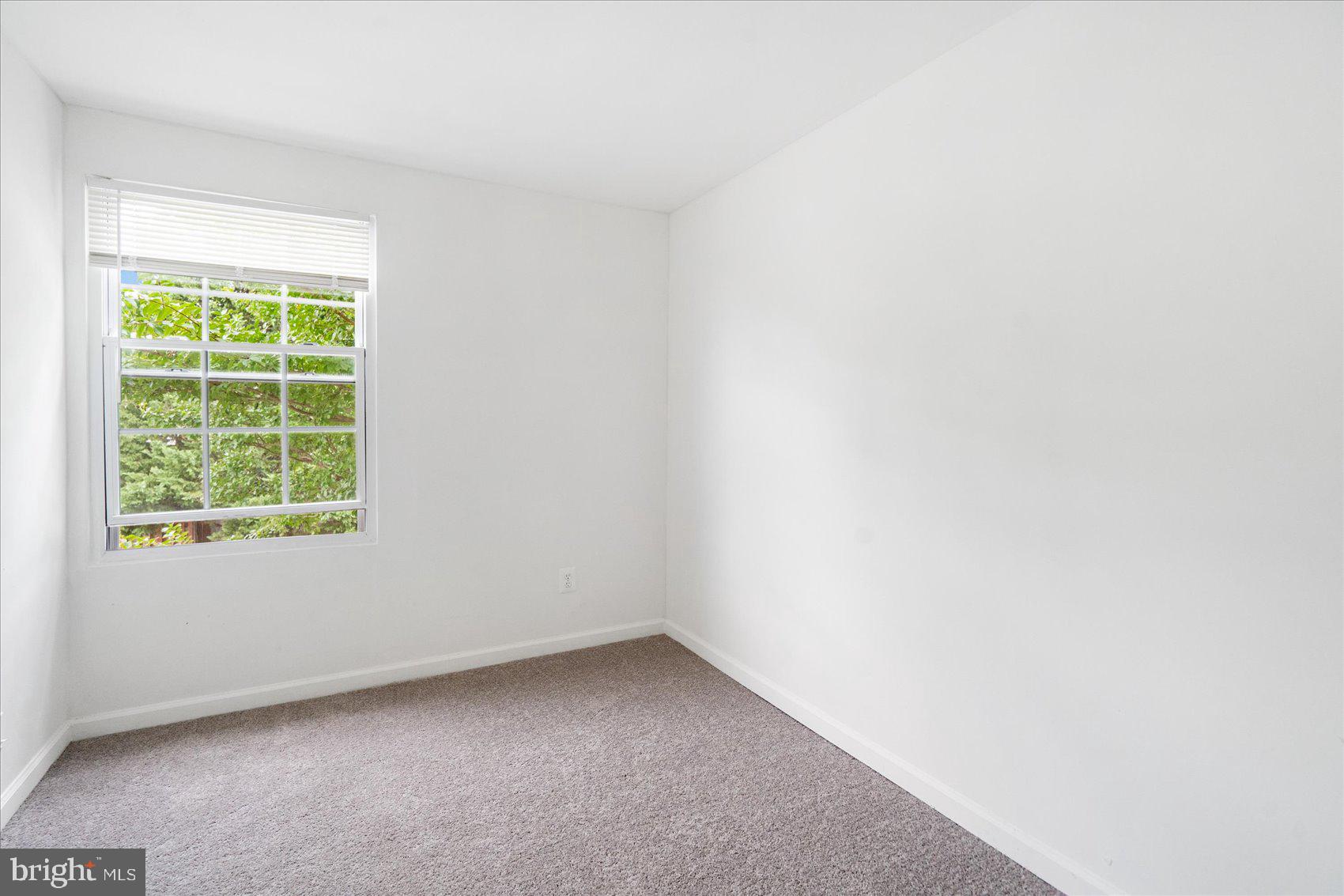 17 Lerner Court, Unit 33L Nottingham, MD 21236 - Photo 28 of 37