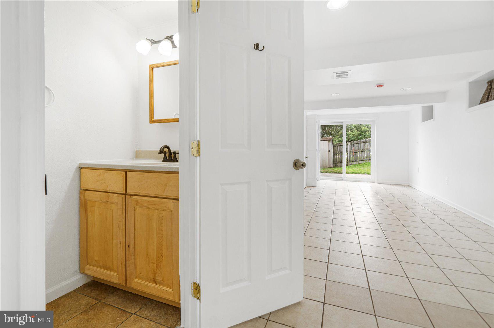 17 Lerner Court, Unit 33L Nottingham, MD 21236 - Photo 29 of 37