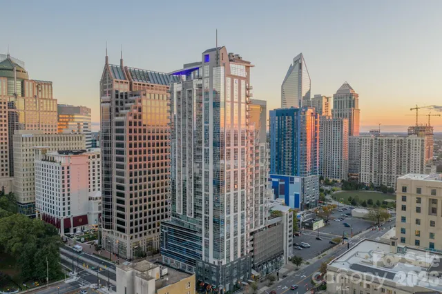 $659,000 | 333 West Trade Street, Charlotte, NC 28202