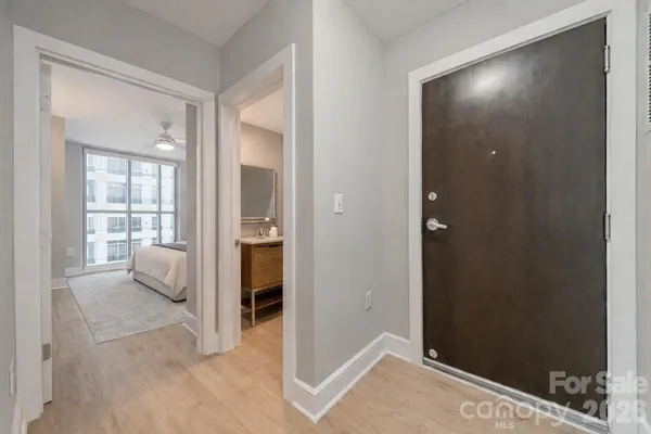 $654,000 | 333 West Trade Street, Unit 1200, Charlotte, NC 28202