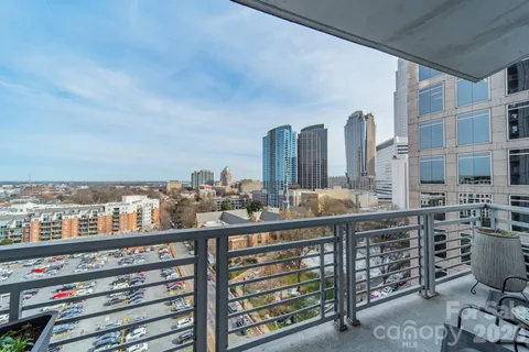 $659,000 | 333 West Trade Street, Unit 1200, Charlotte, NC 28202