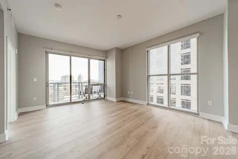 $654,000 | 333 West Trade Street, Unit 1200, Charlotte, NC 28202