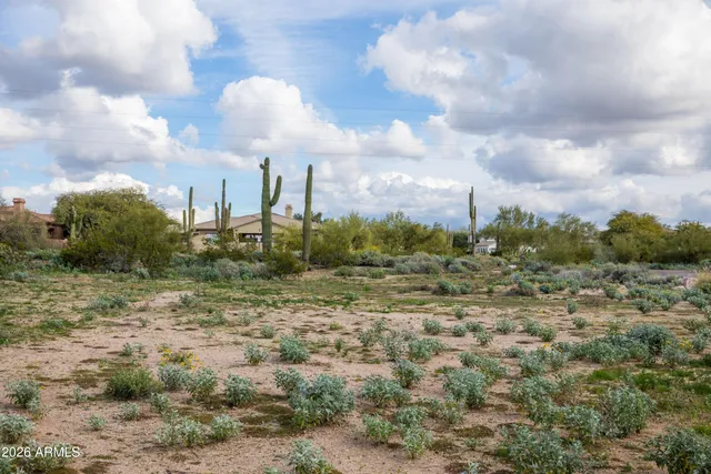 a close view of electric light fixtures