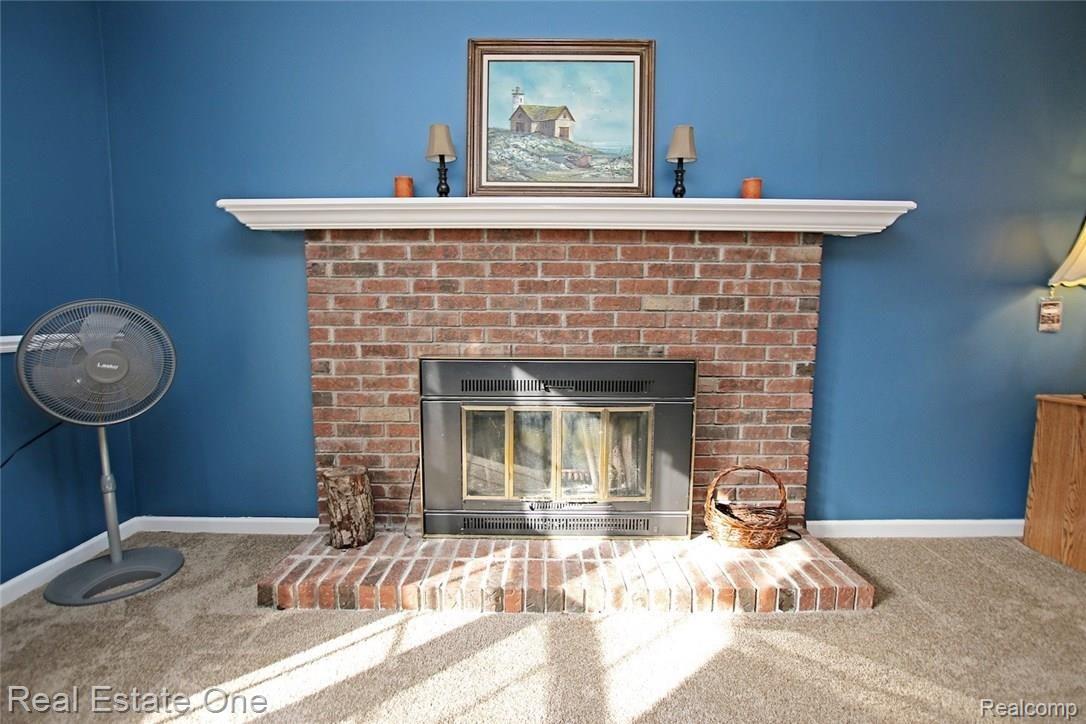 1345 East Fairview Lane Rochester, MI 48306 - Photo 30 of 58 30) Master Suite.jpg