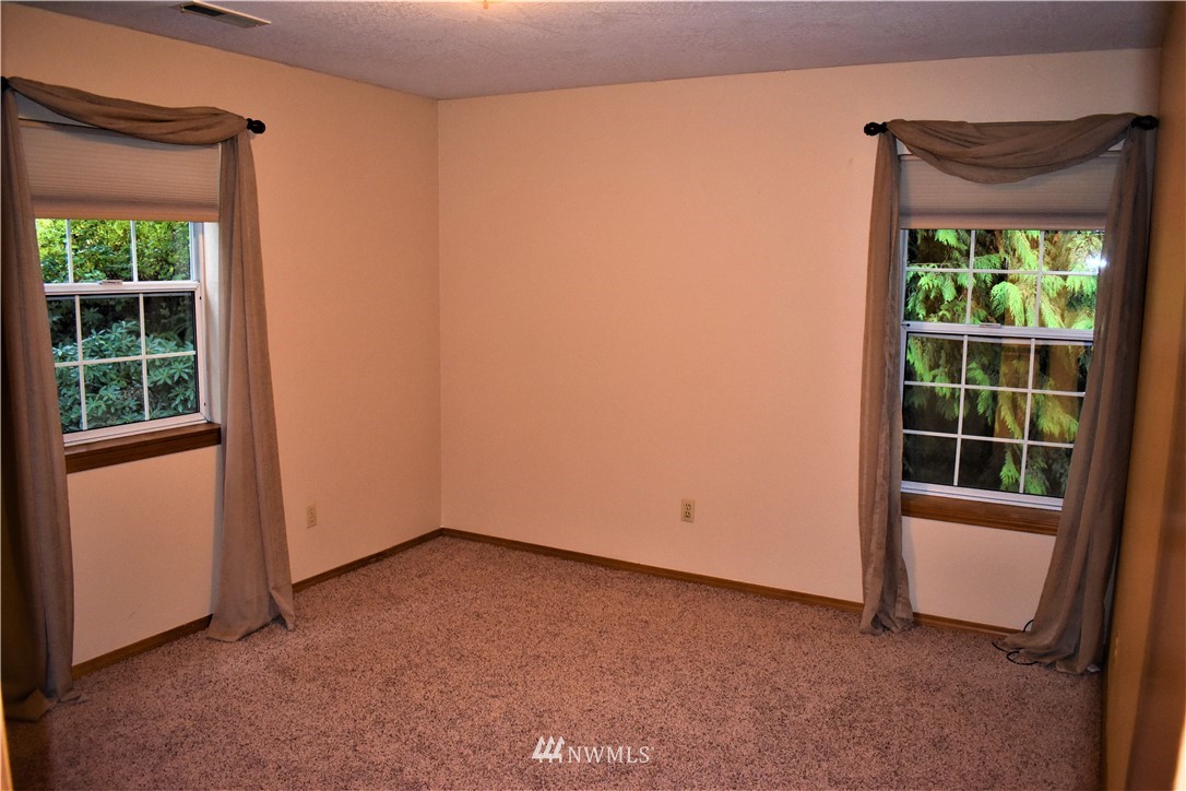 4543 Columbia Heights Road Longview, WA 98632 - Photo 12 of 21 Gallery Image 12