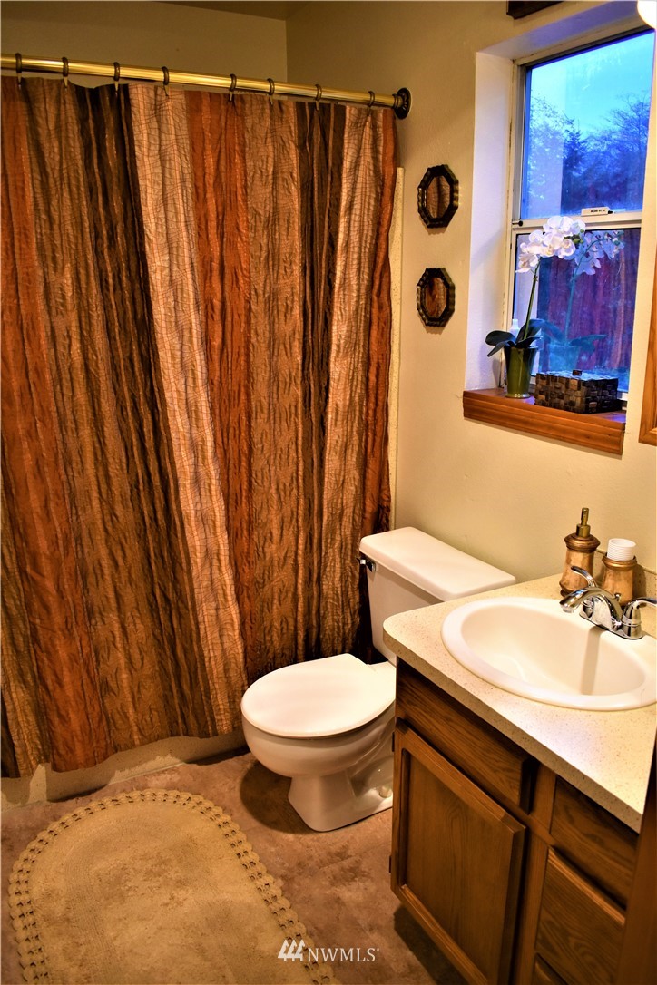 4543 Columbia Heights Road Longview, WA 98632 - Photo 16 of 21 Gallery Image 16
