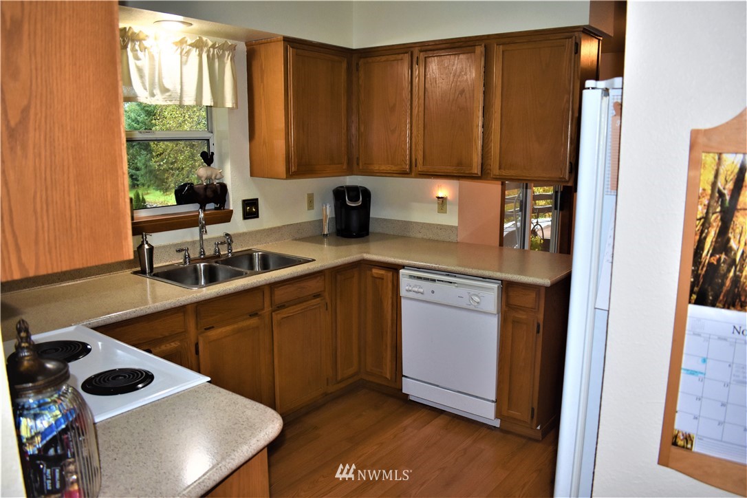 4543 Columbia Heights Road Longview, WA 98632 - Photo 9 of 21 Gallery Image 9