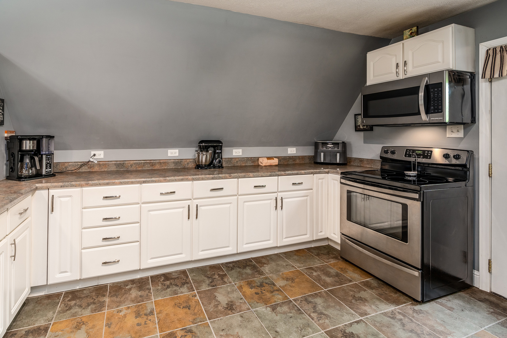 13265 Hafer Road Herrin, IL 62948 - Photo 16 of 60