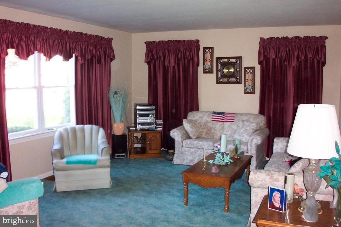 70 Anchor Road Elizabethtown, PA 17022 - Photo 2 of 5