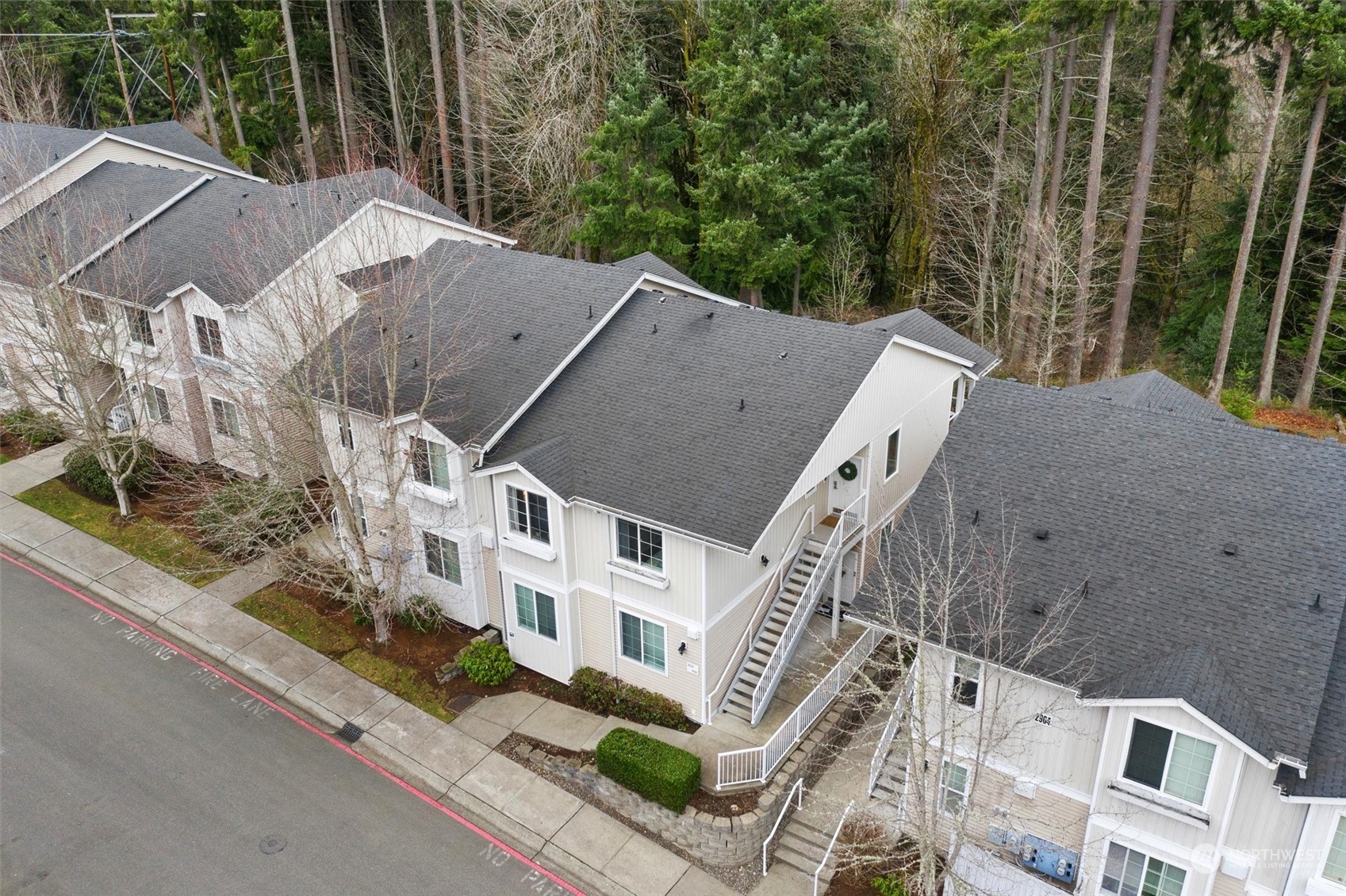 2810 Southeast 8th Street, Unit 2131 Renton, WA 98058 - Photo 28 of 35 an aerial view of a house