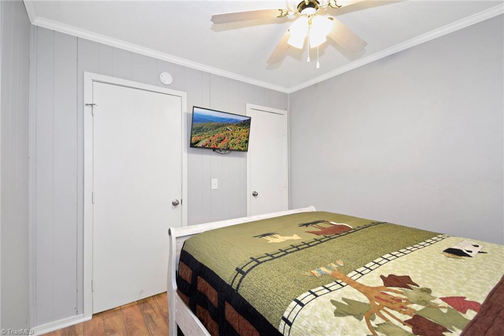 301 Pinnacle Inn Road, Unit 3130 Beech Mountain, NC 28604 - Photo 11 of 41 Bedroom with Queen Bed