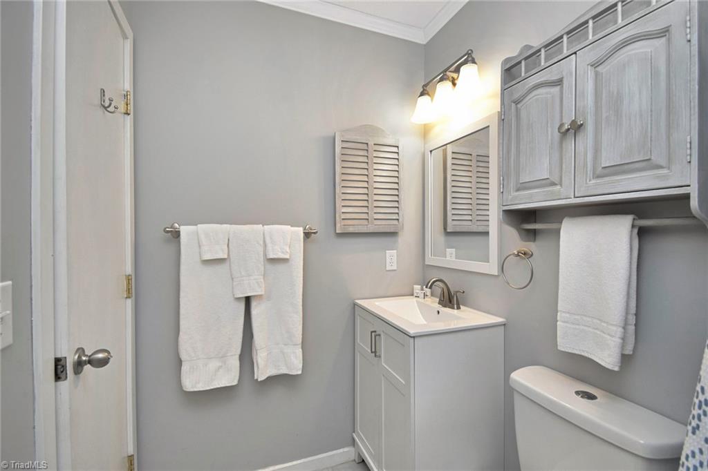 301 Pinnacle Inn Road, Unit 3130 Beech Mountain, NC 28604 - Photo 13 of 41 Full Bathroom