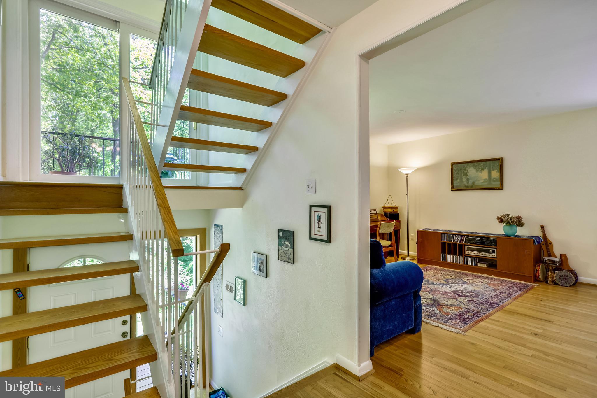 1658 Wainwright Drive Reston, VA 20190 - Photo 22 of 103 Foyer
