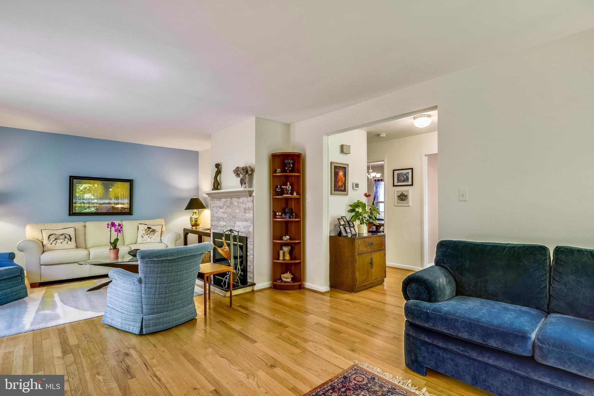 1658 Wainwright Drive Reston, VA 20190 - Photo 40 of 103 Living Room