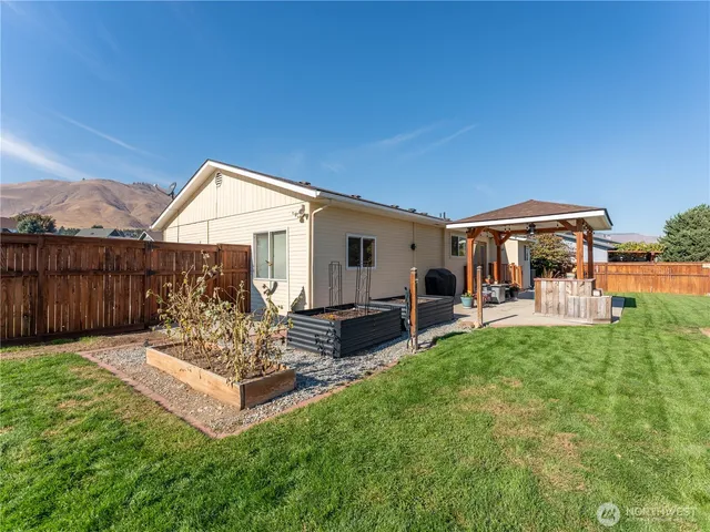 $494,900 | 507 Cedar Wood Lane, Wenatchee, WA 98801