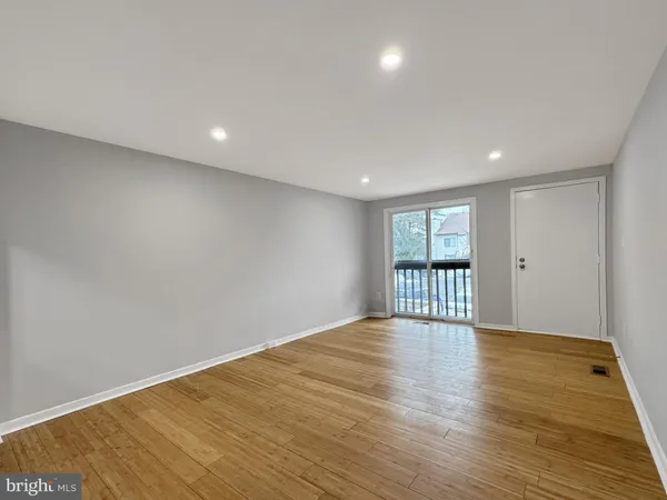 $169,900 | 18413 Bishopstone Court, Unit 41, Gaithersburg, MD 20886