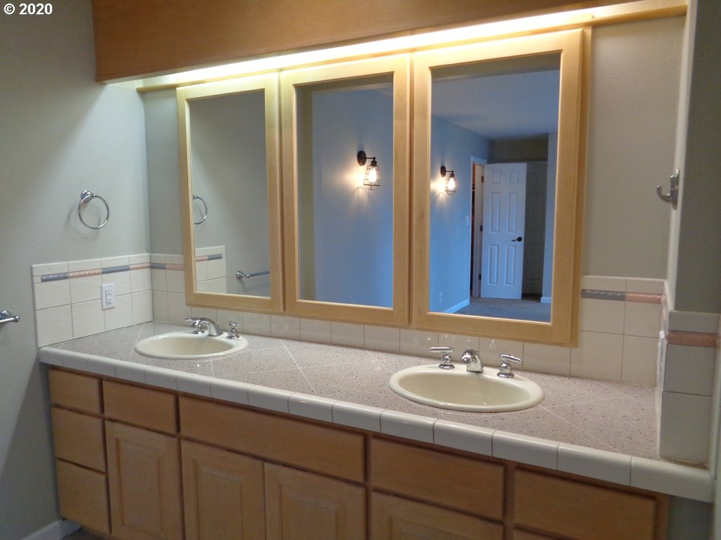 67295 West Westview Road North Bend, OR 97459 - Photo 22 of 31 Gallery Image 22