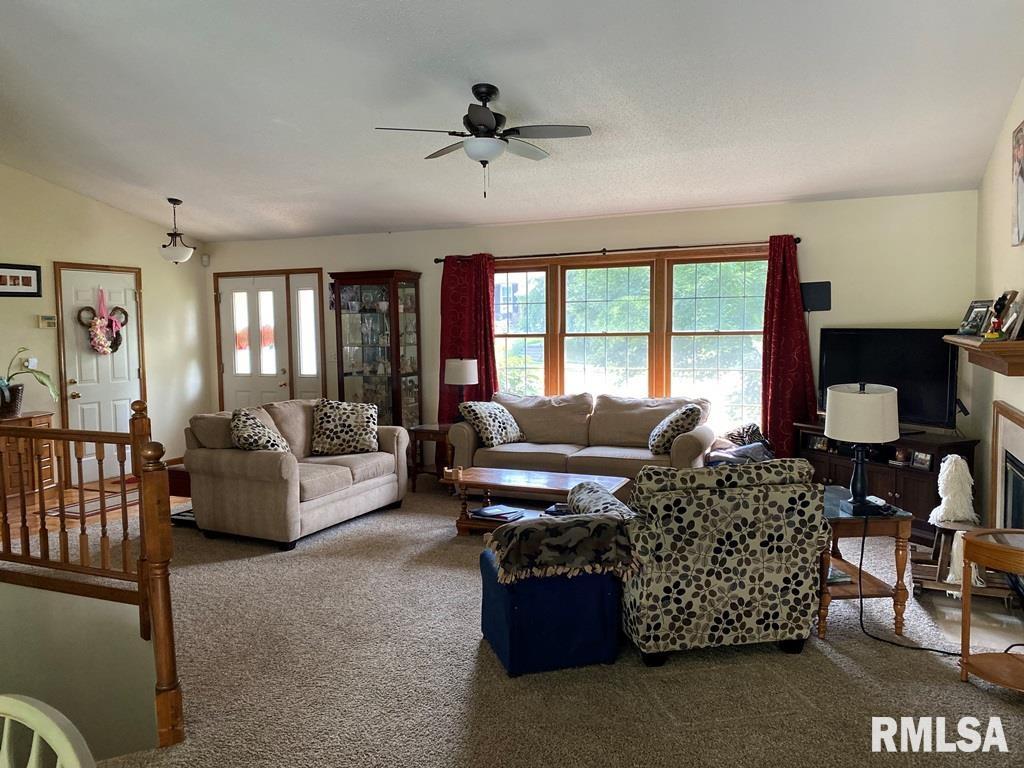 1129 Willowbrook Lane Springfield, IL 62711 - Photo 5 of 45 Gallery Image 5