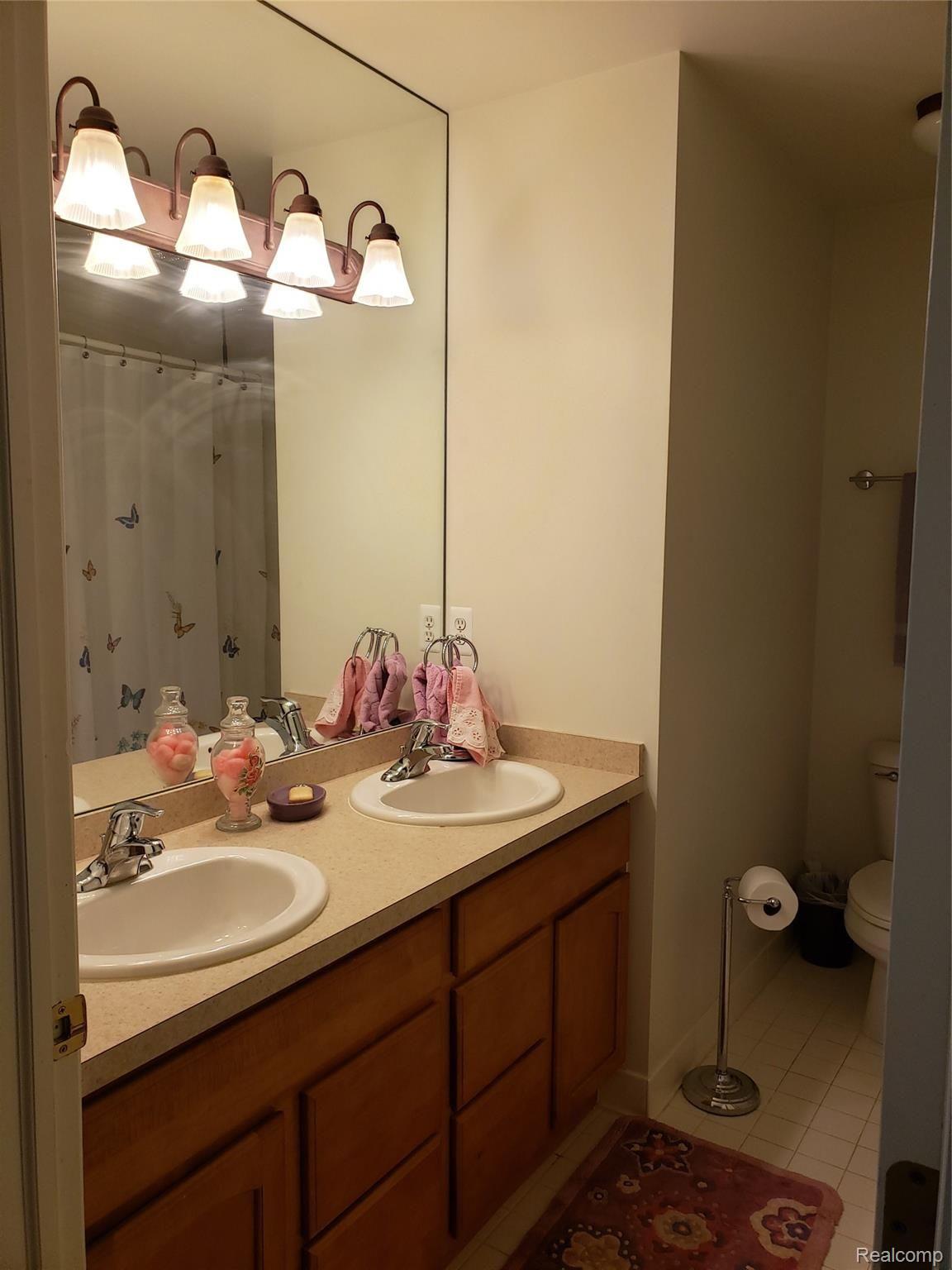 575 Ridge Point Drive Dundee, MI 48131 - Photo 33 of 64 20200819_183134.jpg