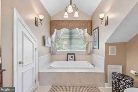 $899,000 | 852 Independence Court, Philadelphia, PA 19147