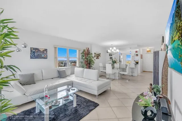 $669,900 | 750 North Ocean Boulevard, Unit 2010, Pompano Beach, FL 33062