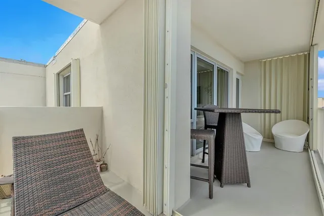 $669,900 | 750 North Ocean Boulevard, Unit 2010, Pompano Beach, FL 33062