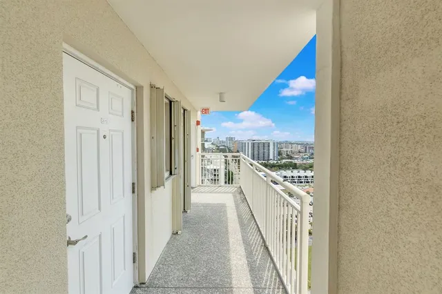 $669,900 | 750 North Ocean Boulevard, Unit 2010, Pompano Beach, FL 33062