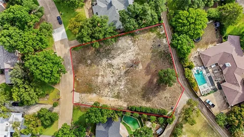 $1,179,000 | 6263 Preston Creek Drive, Dallas, TX 75240