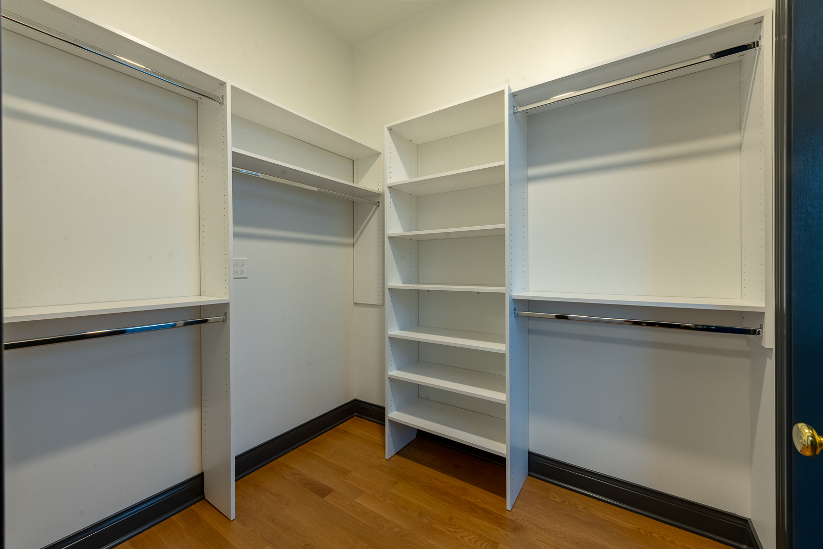 28 North Throop Street, Unit 2 Chicago, IL 60607 - Photo 21 of 35 a view of an empty walk in closet