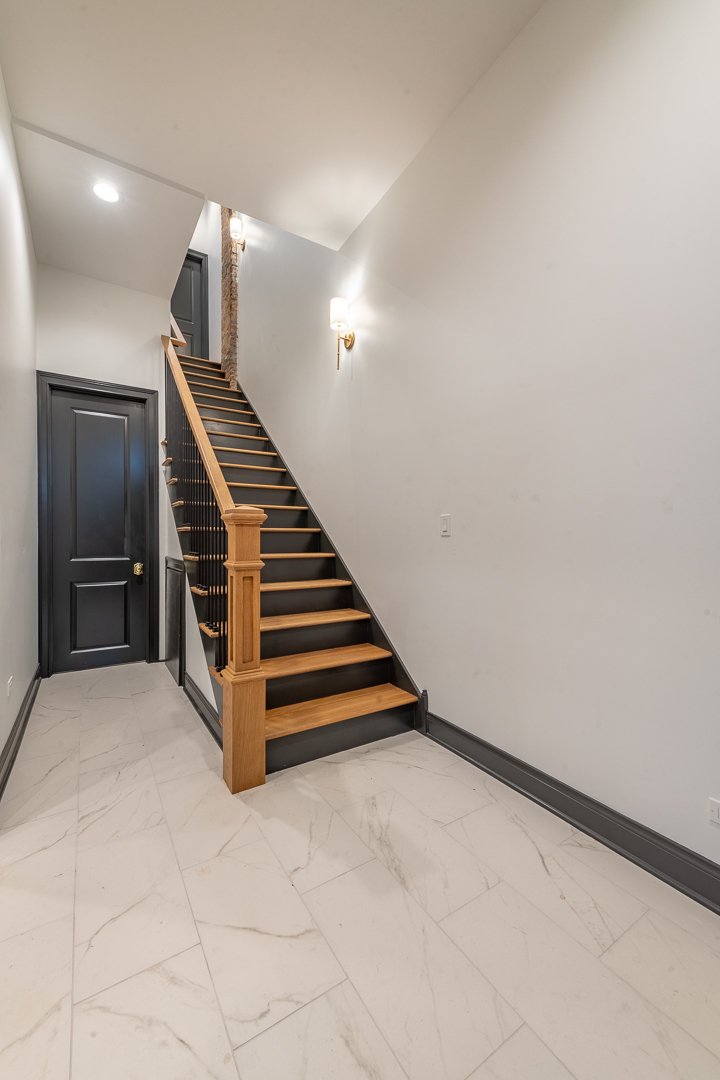 28 North Throop Street, Unit 2 Chicago, IL 60607 - Photo 3 of 35 a view of entryway and hall