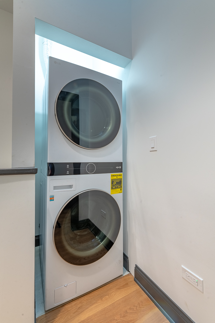 28 North Throop Street, Unit 2 Chicago, IL 60607 - Photo 35 of 35 a utility room with dryer and washer