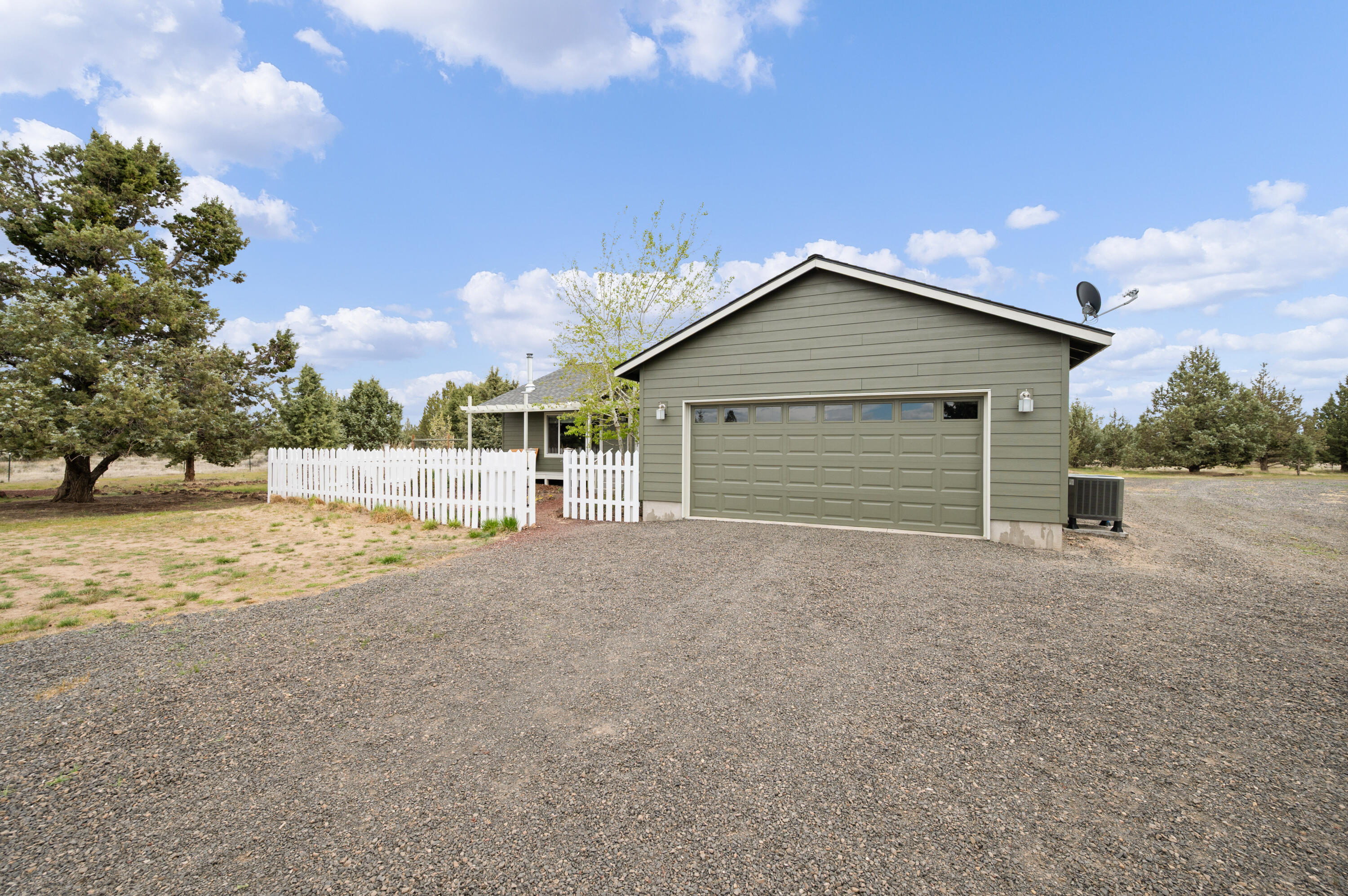 16625 Southwest Dove Road Terrebonne, OR 97760 - Photo 4 of 50
