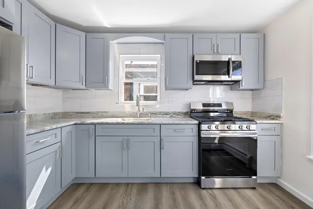 $1,985 | 35 West 23rd Street, Unit 33B1, Bayonne, NJ 07002