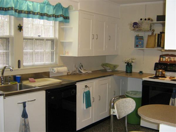723 Bernardston Road Greenfield, MA 01301 - Photo 4 of 25 Gallery Image 4